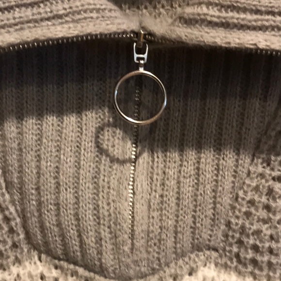 New SO cropped sweater - Picture 3 of 6